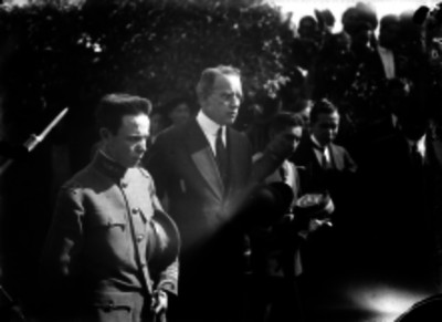Alberto Salinas, Eduardo Hay, Juan Guillermo Villasana y otros hombres en el funeral de Amado Paniagua