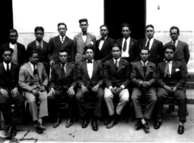 Líderes sindicales probablemente en una reunión, retrato de grupo