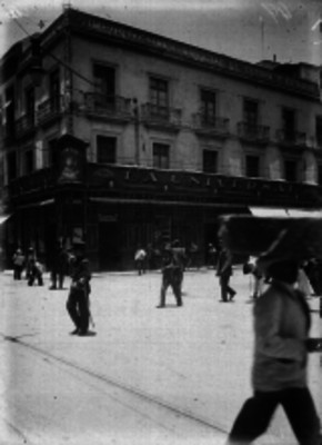 Vida cotidiana en una calle de la Ciudad de México