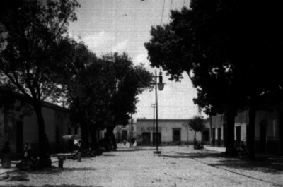 Alumbrado en la calle Hércules, Querétaro, 1900
