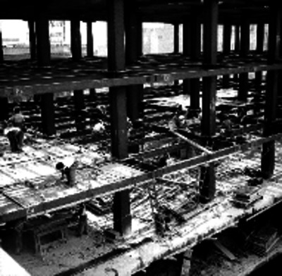 Estructura metálica de un edificio en construcción
