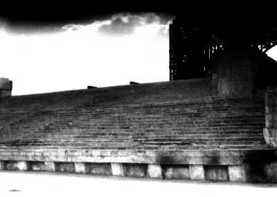 Escalinatas que conducen al Monumento a la Revolución, durante la construccion de este