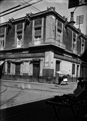 Casa del Conde de Santiago de Calimaya, ubicada en la esquina de José María Pino Suárez, exterior, vista parcial