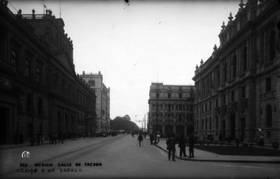 Calle de Tacuba, vista general