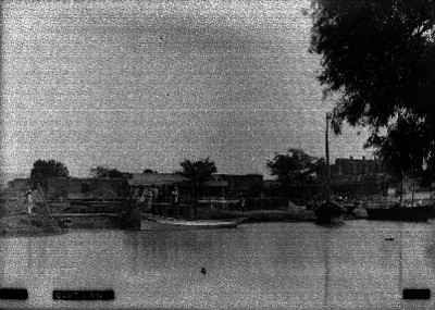 Indígenas a la orilla del lago de "Ocotlán"