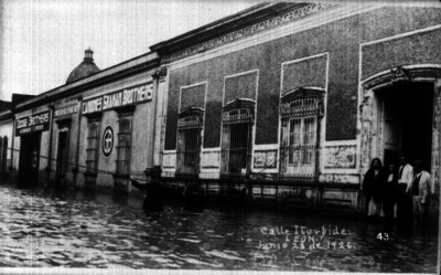 Calle Iturbide de "León", inundada