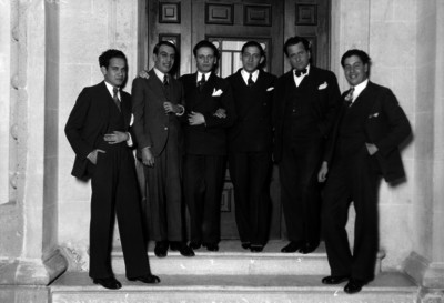 Alfonso Esparza Oteo y otras personas, retrato de grupo