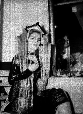 Rosita Quintana en el camerino de un teatro, retrato