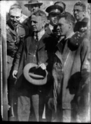Charles Lindbergh, Dwight Morrow y otras personas durante recepción al primero