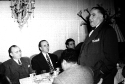 Jorge O'Farril junto con otros empresarios durante una reunión