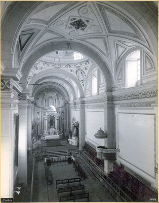 Nave, vista hacía el altar mayor
