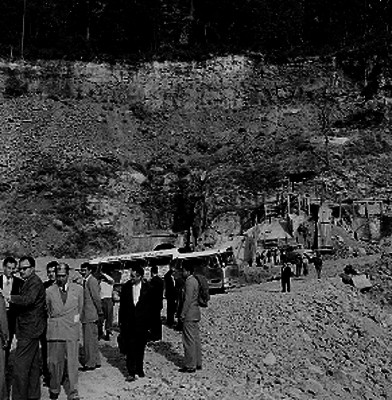 Adolfo Ruiz Cortines y comitiva durante su gira
