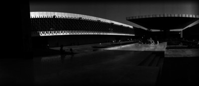 Patio y fuentes principales del Museo Nacional de Antropología e Historia, panorámica