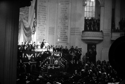 Miguel Alemán Valdés durante la lectura de su primer Informe de Gobierno, en la Cámara de Diputados