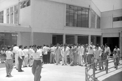 Miguel alemán Valdés durante una gira de trabajo por el Sur y Sureste del país