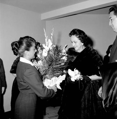 Adolfo López Mateos, Juan C. Gorraez y Antonio Ortiz Mena durante una ceremonia