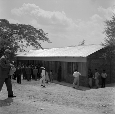 Escuela rural visitada por Adolfo López Mateos durante su gira por S.L.P.