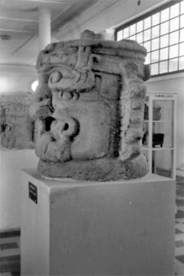 Escultura de una deidad maya