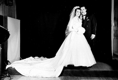 Rosa de Castilla acompañada de su esposo