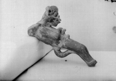 Escultura prehispánica zoomorfa, realizada en cerámica
