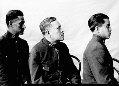 Empleados del Museo Nacional, retrato de perfil