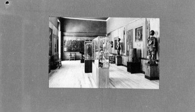 Sala con objetos prehispánicos y de la conquista, reprografía