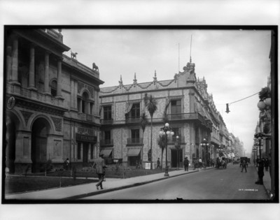 Plaza Guardiola y Casa de los Azulejos