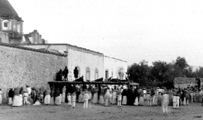 Actores durante representación bíblica al aire libre