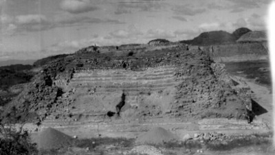Montículo I, vista frontal