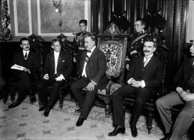 Alvaro Obregón, Enrique Colunga y Aarón Zains en un salón del Palacio de Gobierno