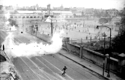 Explosión de granadas en una calle