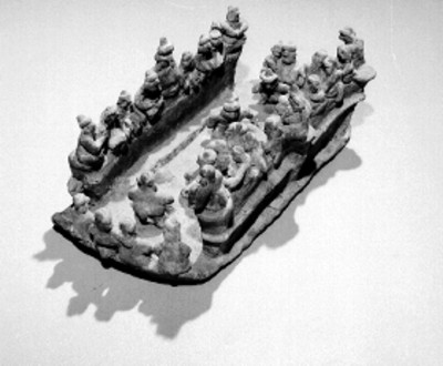 Maqueta de barro representando el Juego de pelota