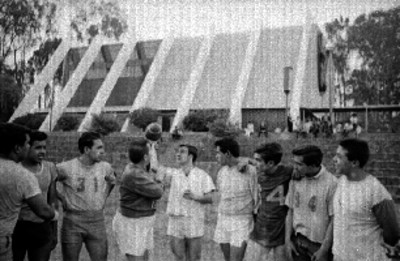 Jugadores de futbol americano durante un entrenamiento