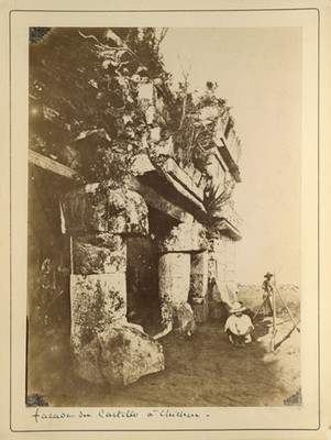 Fachada de El Castillo en Chichén Itzá, "Facade du Castillo á Chichen"