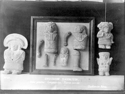 Figurillas prehispánicas de barro huecas y articuladas