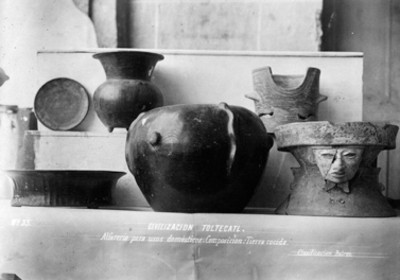 Vasijas y brasero con rostro humano de la cultura teotihuacana