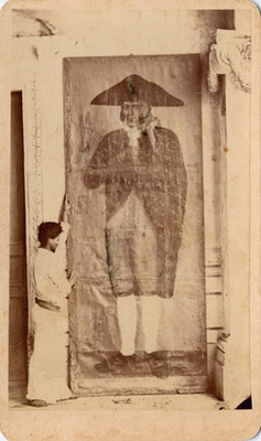 Hombre y pintura "El gran gigante Eustolio Enrique"