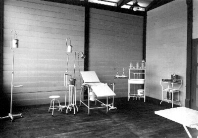 Sala de operaciones, curaciones de la Cruz Roja