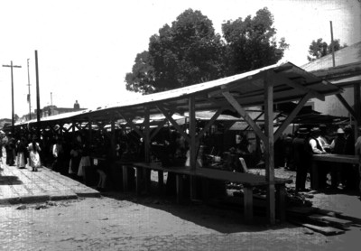 Vida cotidiana en el "Mercado de San Lucas"