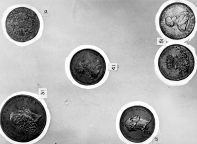 Monedas españolas con la efigie de Carlo III, lote
