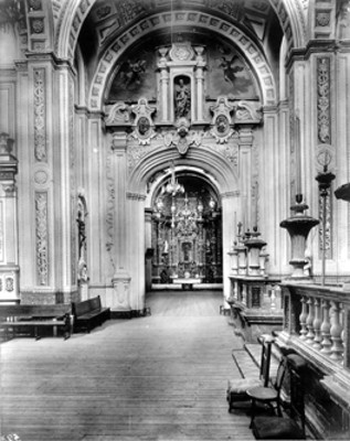Interior de la Capilla del Señor de Contreras en la Iglesia de San Ángel, D.F.