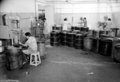 Procesos industriales en la fábrica Mereles, S. A