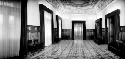 Sala de espera de el nuevo edificio de CONASUPO, interior
