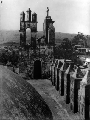 Torre y bóveda de una iglesia