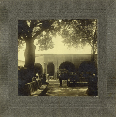 Plaza desde "donde arengó [Miguel] Hidalgo a las tropas"