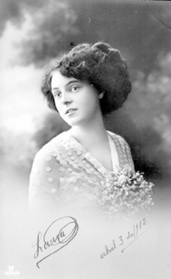 Mujer con flores, tarjeta postal