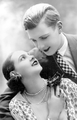 Pareja se mira al rostro, retrato, tarjeta postal