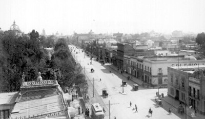 Vida cotidiana en la avenida Juárez