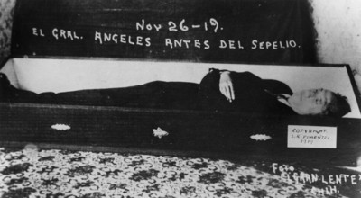 El cuerpo del general Ángeles antes del sepelio