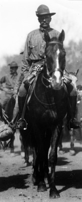 Felipe Ángeles a caballo, retrato